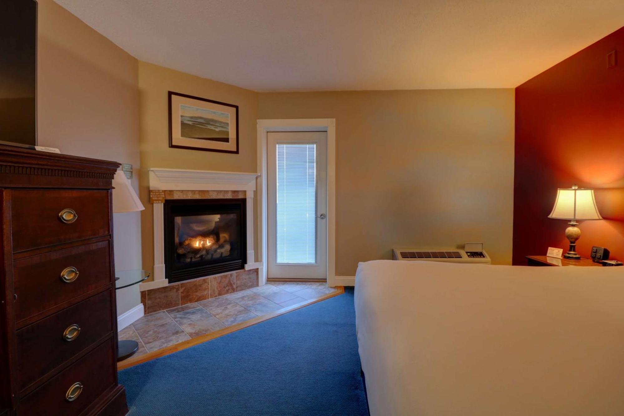 Fireside Inn & Suites Gilford Bagian luar foto